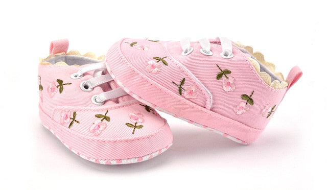 Baby walking shoes hot sale in store